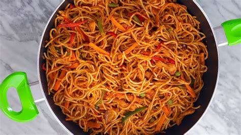 The EASIEST/TASTIEST Jollof Spaghetti Recipe - READY IN 20 MINUTES ...