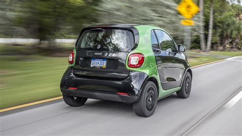 Smart Fortwo Electric Drive review: EV city car takes on Miami Reviews ...