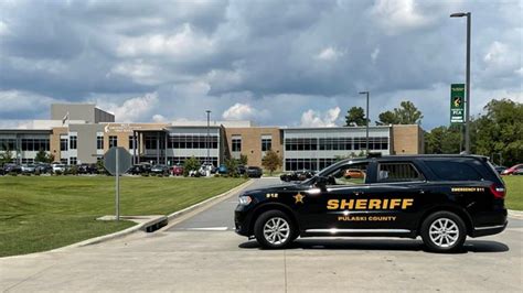 Lockdown lifted after bomb threat made to a Little Rock high school