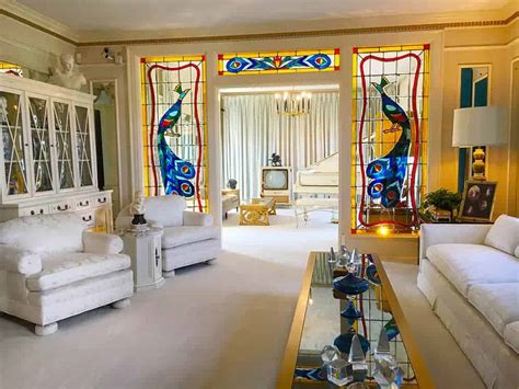 Peek inside Graceland with Elvis and me! - Blogger at Large