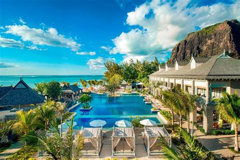 Plan a Spectacular Beachfront Honeymoon at The St. Regis Mauritius ...