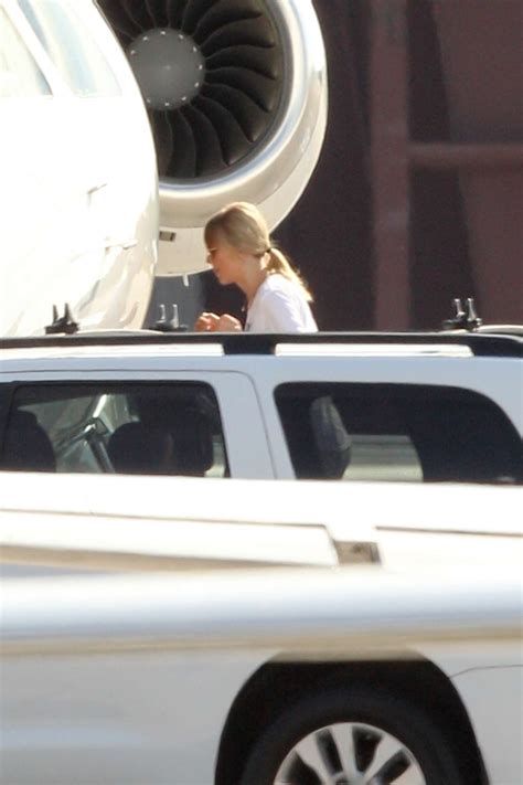 Taylor Swift - Boarding her private jet in Rhode Island-04 | GotCeleb