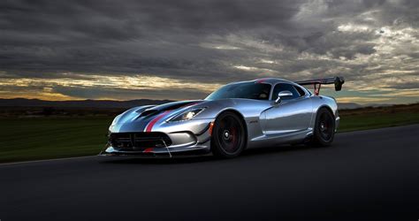 This Is What Makes The Dodge Viper One Of The Best V10-Engined Cars Ever