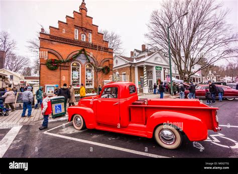 Main Street At Christmas Stockbridge, Massachusetts, USA Stock Photo ...