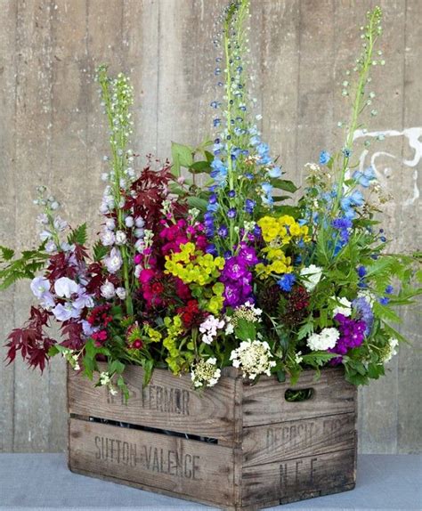 12+ DIY Wooden Crates For Your Garden