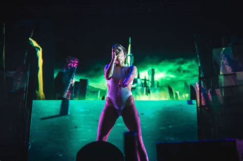 Halsey Badlands Tour 2016 - full turnkey stage and show design ...