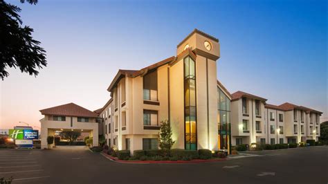 Holiday Inn Express & Suites Santa Clara - Silicon Valley from $115 ...