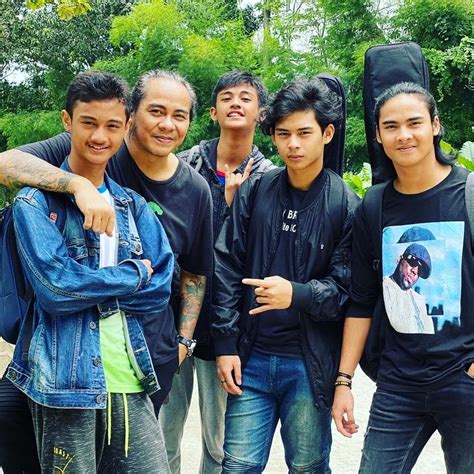 10 Potret Tahier Bersaudara, Empat Anak Ferdy 'Element' yang Kece Abis