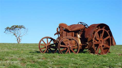 Old Tractor Wallpaper | Old tractor