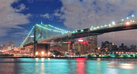 bridge night view 8408802 Stock Photo at Vecteezy