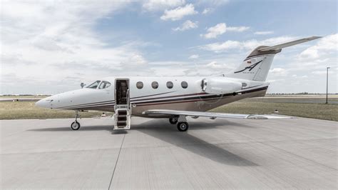 Private Jet Hawker Beechcraft Premier 1/1A Charter | PEAK AIR