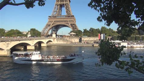 PARIS, FRANCE, JULY 2015 - Eiffel Tower Evening View Turist Boat Cross ...