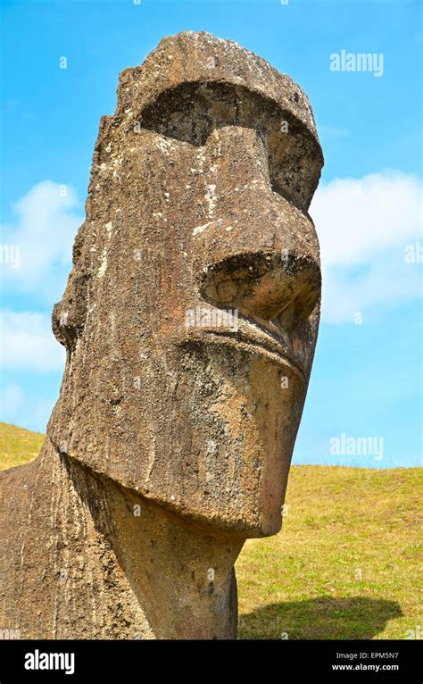 Moai statue rano raraku big hi-res stock photography and images - Alamy