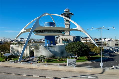 Viewfinder: LAX Theme Building | SkyriseCities