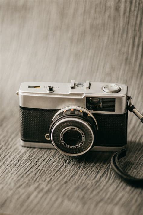 Vintage Analog Camera · Free Stock Photo