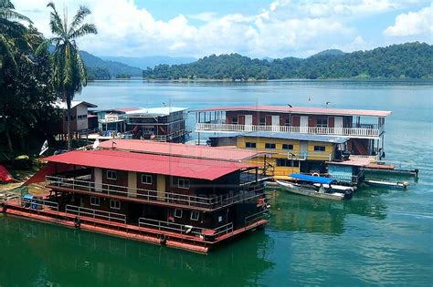 Kenapa Tasik Kenyir Jadi 'Port Berkampung' Kaki Pancing Setiap Kali ...