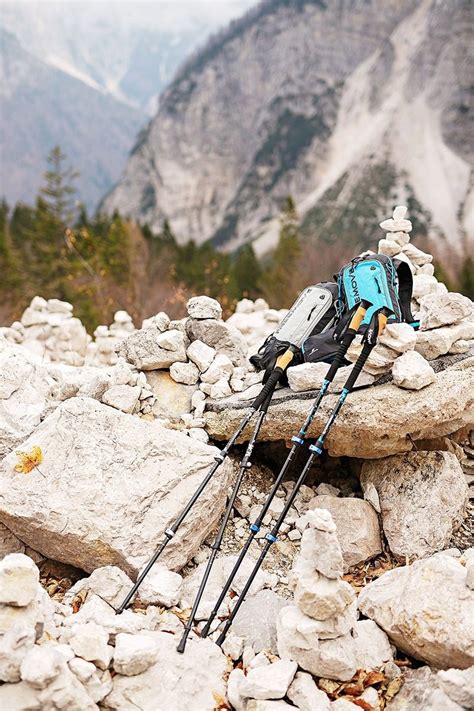 How To Use Trekking Poles? – FREEMOVE