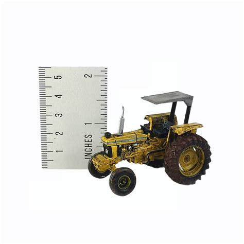 Tractor 1/64 farm diorama - All scale diorama supplies store