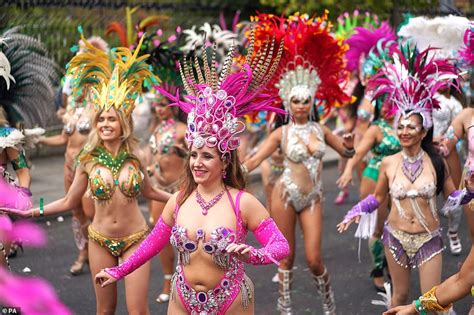 Notting Hill Carnival Day 2: Performers head out in flamboyant outfits ...