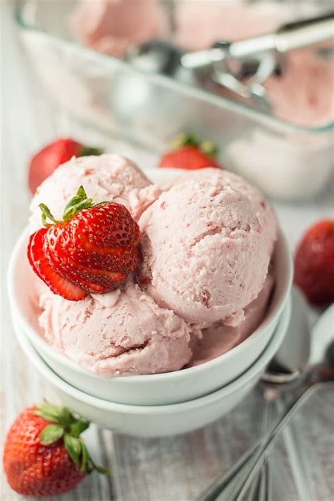 Vegan Strawberry Coconut Ice Cream – Vegan Yumminess