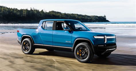 amazon presents rivian R1T electric pickup truck at CES