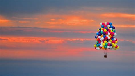 How to Use Balloons to Be More Romantic - Clown Ballooning