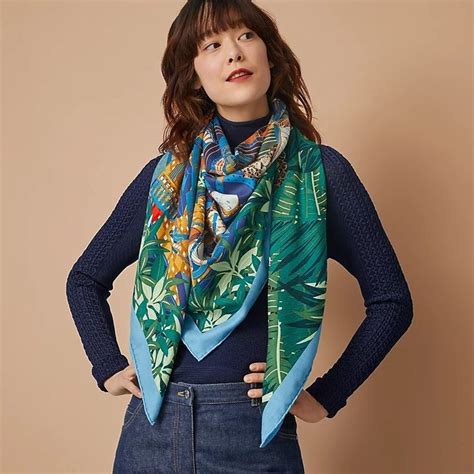 HERMES 2021-22FW Les 12 leopards shawl 140 | How to wear, Fashion, Silk ...