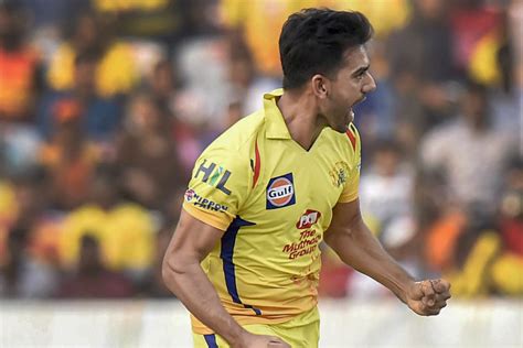 Top 5 Best Bowling Performances of Deepak Chahar in IPL