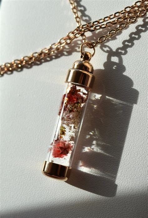 Cremation Ashes & Memorial Necklace - Amulet of Ashes