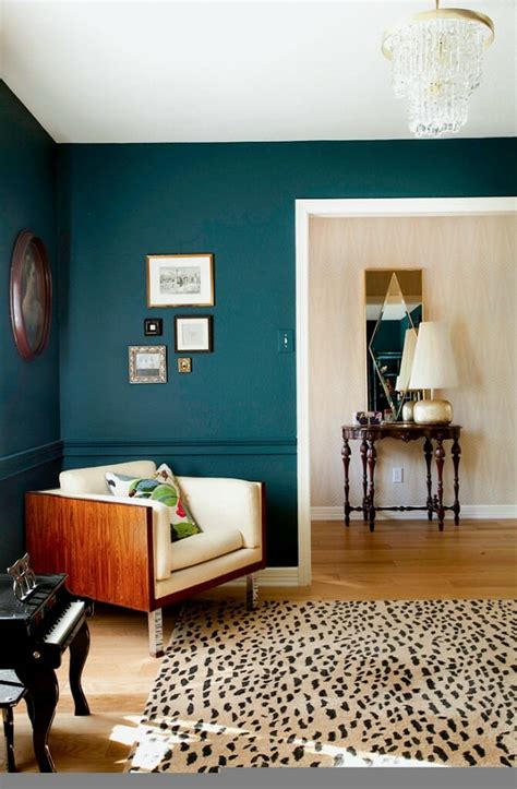 How to Use Bold Paint Colors in Your Living Room