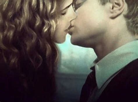 Harry Potter And Hermione Kissing