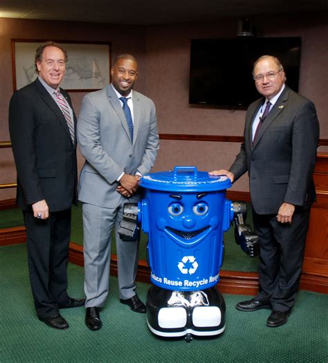 Union County Introduces New Recycling Robot – County of Union