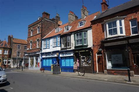 High Street, Bridlington Old Town © Ian S cc-by-sa/2.0 :: Geograph ...