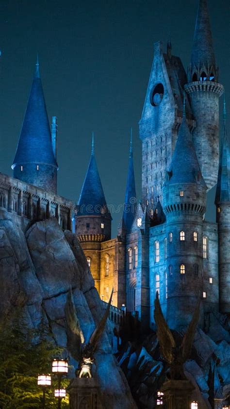 Night Scene Close Up of Hogwarts Castle Editorial Image - Image of ...