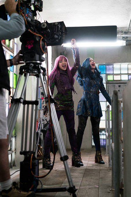 Descendants 2 Behind The Scenes. 🍎🍎 #Descendants2 | Disney descendants ...