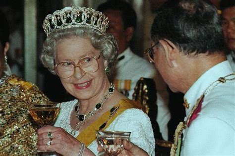 The world's longest-reigning monarchs - BBC News