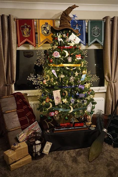 A Closer Look at the Viral Harry Potter Christmas Tree – Popcorner Reviews