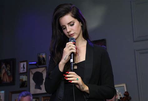 8 Lana Del Rey Live Performances That Prove How Truly Talented She Is