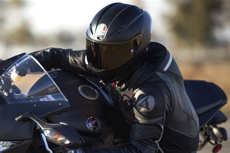 The 10 Best Motorcycle Helmets of 2017 | Digital Trends