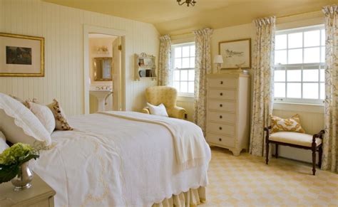 How You Can Use Yellow To Give Your Bedroom A Cheery Vibe