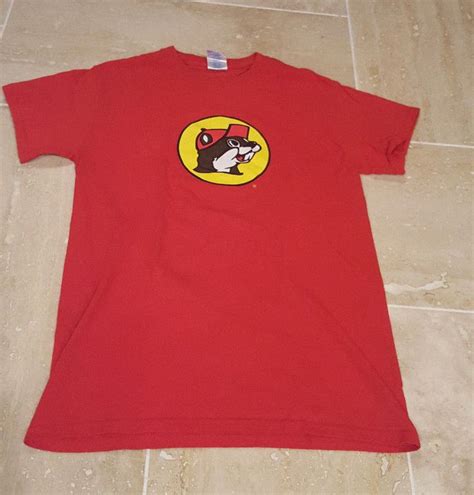 Buc-ees Bucees It's A Beaver T-Shirt Small Red Mens Texas Logo Graphic ...