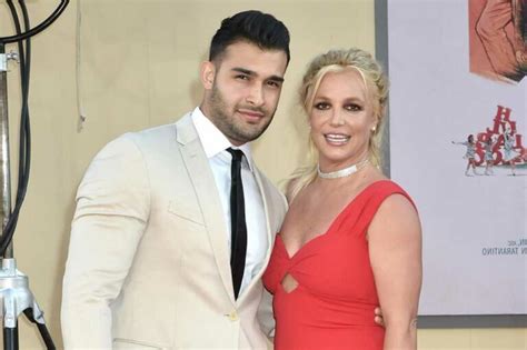 Britney Spears flies to Hawaii with boyfriend Sam Asghari after hearing ...