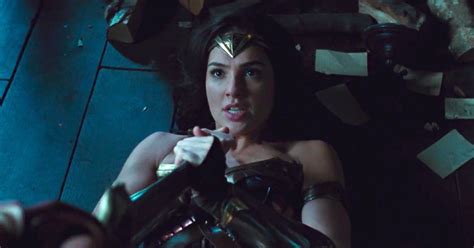 Gal Gadot kicks butt in new 'Wonder Woman' fight scene clip - Batman News