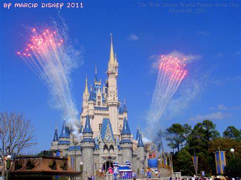 The Walt Disney World Picture of the Day: Cinderella Castle - Fireworks ...