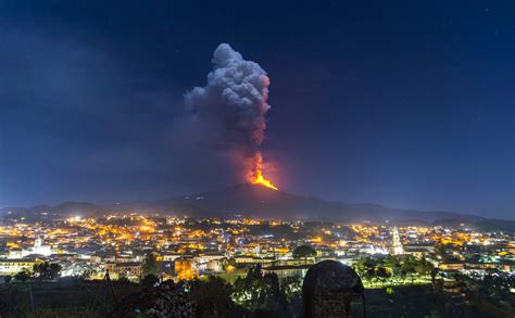 Mount Etna Going Wild With Current Eruption - See Incredible Images ...