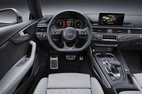 Nowhere is Audi's interior leadership clearer than from this seat here ...