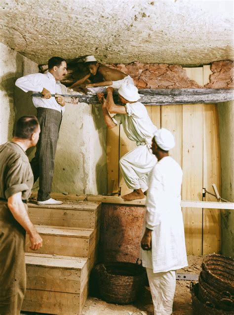 The discovery of Tutankhamun's tomb shown in colour for the first time ...