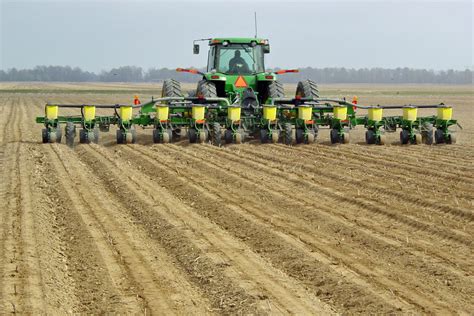 How to Plant Corn for Higher Yields | Mississippi Crop Situation