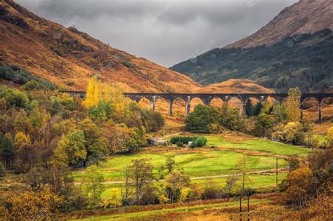 Premium Photo | The glenfinnan viaduct