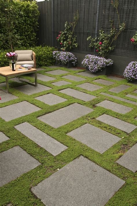 Paving tricks | GardenDrum | Diseños de adoquines, Patio adoquinado ...